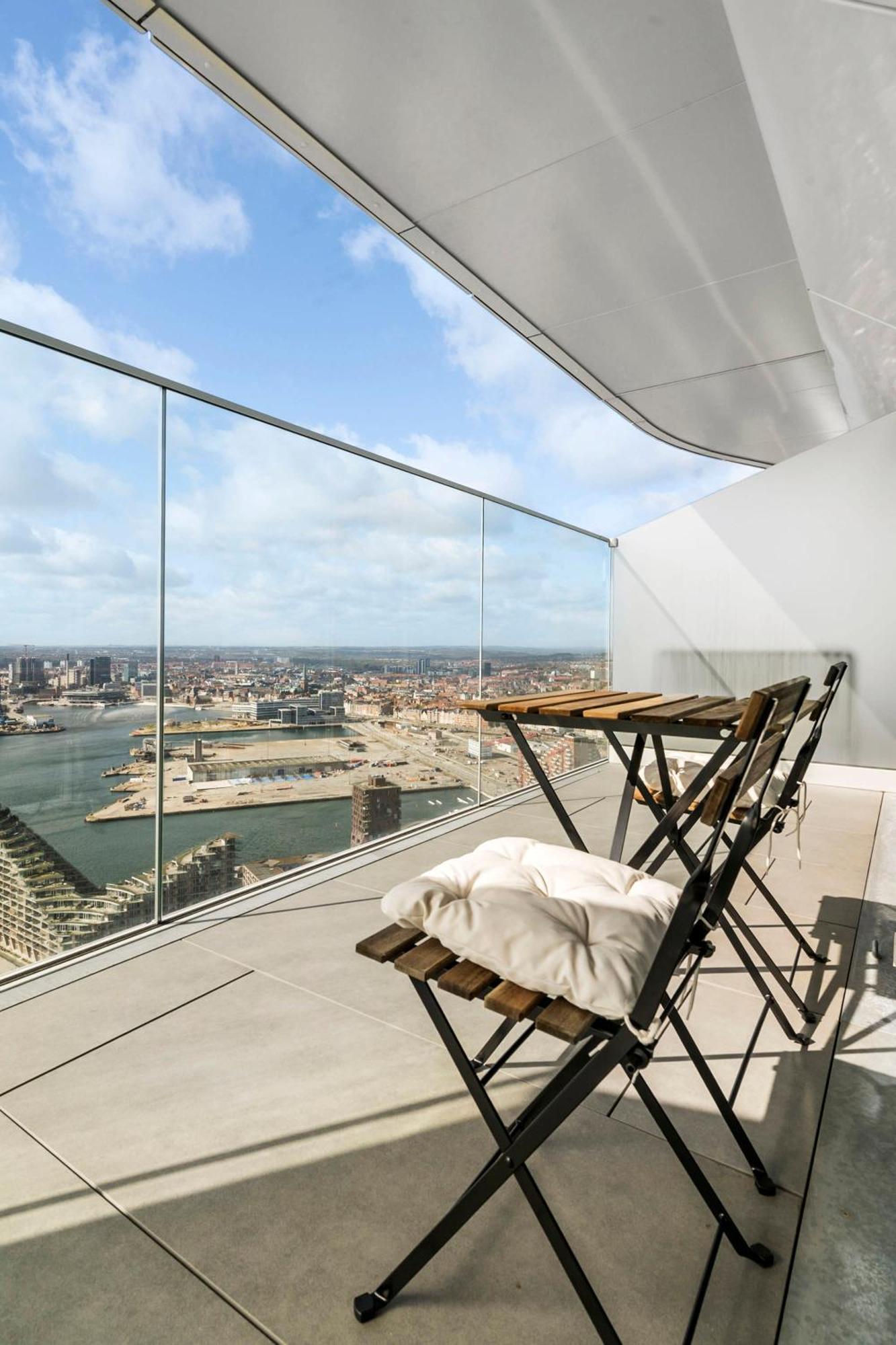 Above The Clouds On 42nd Floor * Aarhus