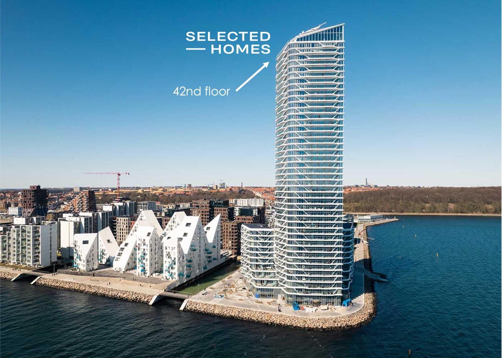 Above The Clouds On 42nd Floor Apartment Aarhus